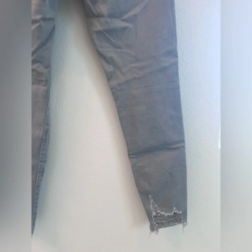 American Eagle Women’s Grey Skinny Jeggings